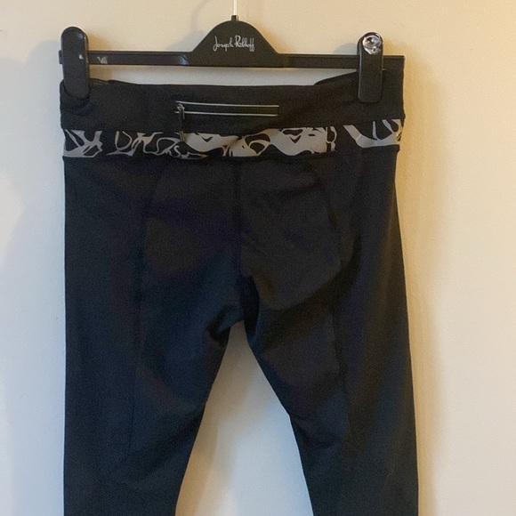 Lululemon Black Cropped Leggings - Picture 6 of 6